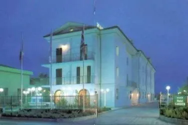 Garden Hotel 4*
